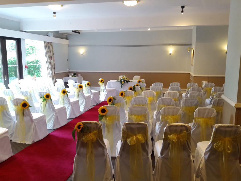 Potters Heron Hotel Ромси Екстериор снимка