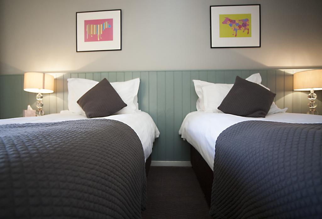 Potters Heron Hotel Ромси Екстериор снимка