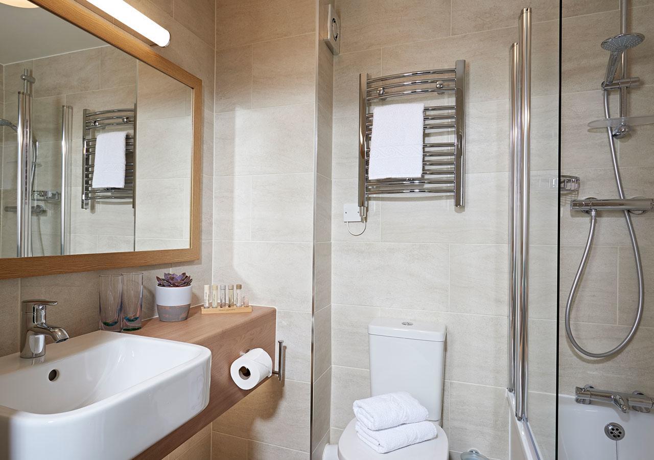 Potters Heron Hotel Ромси Екстериор снимка