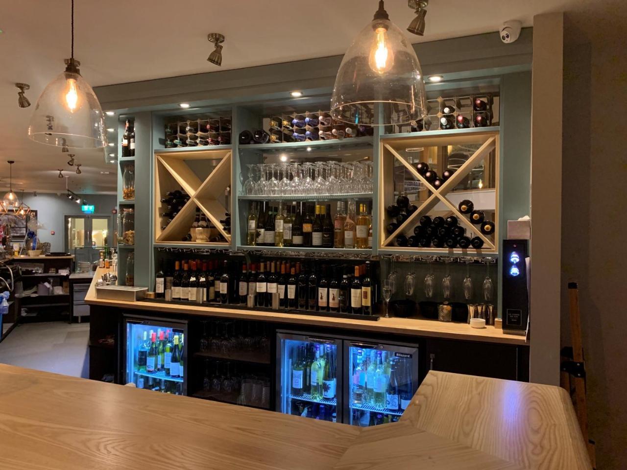 Potters Heron Hotel Ромси Екстериор снимка